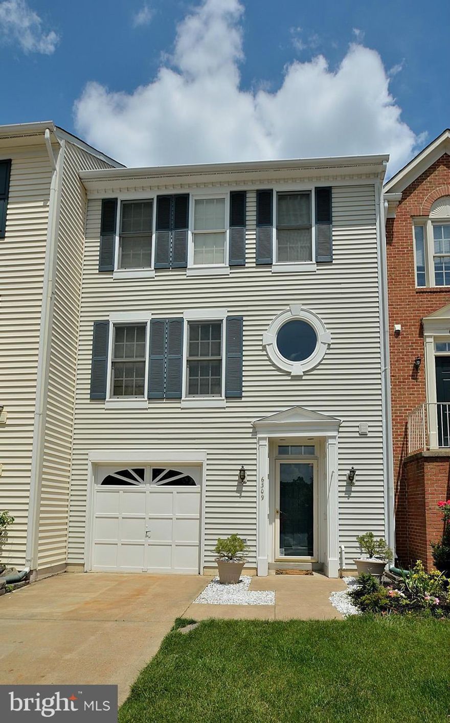 One of the largest models in Centre Ridge! Awesome condition! Gleaming hardwood floors, very open layout. All stainless appliances, granite & hardwoods in kitchen w/breakfast nook. Walk out to back deck from kitchen, deck over looks common area for privacy. Large windowed, walk out basement, terrific patio in back lower level. Beautiful master suite w/vaulted ceilings. Ceramic tile entry foyer.