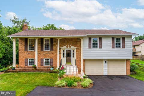 Photo of 3171 Kirkwell Place, HERNDON, VA 20171 (MLS # VAFX2326376)