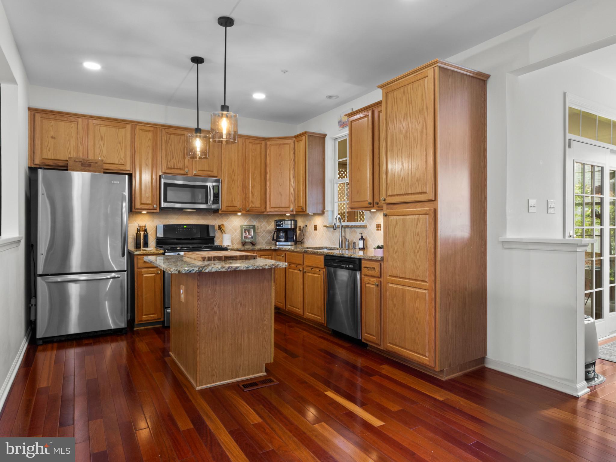 SOUTH RIVER COLONY - Residential