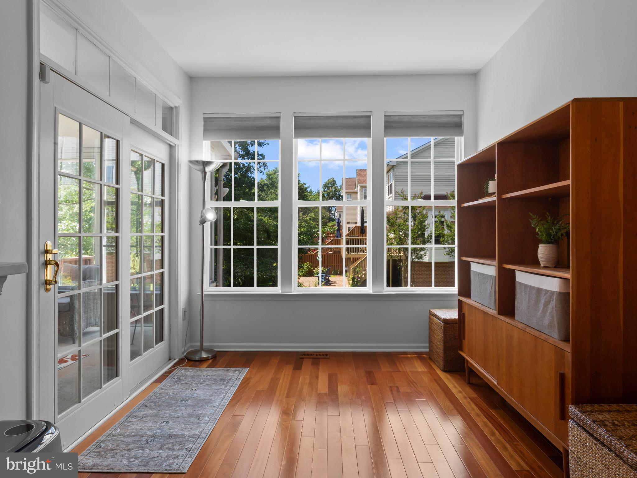 SOUTH RIVER COLONY - Residential