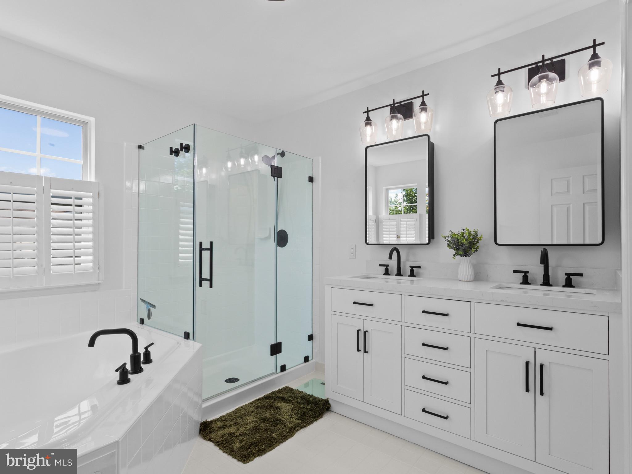 SOUTH RIVER COLONY - Residential