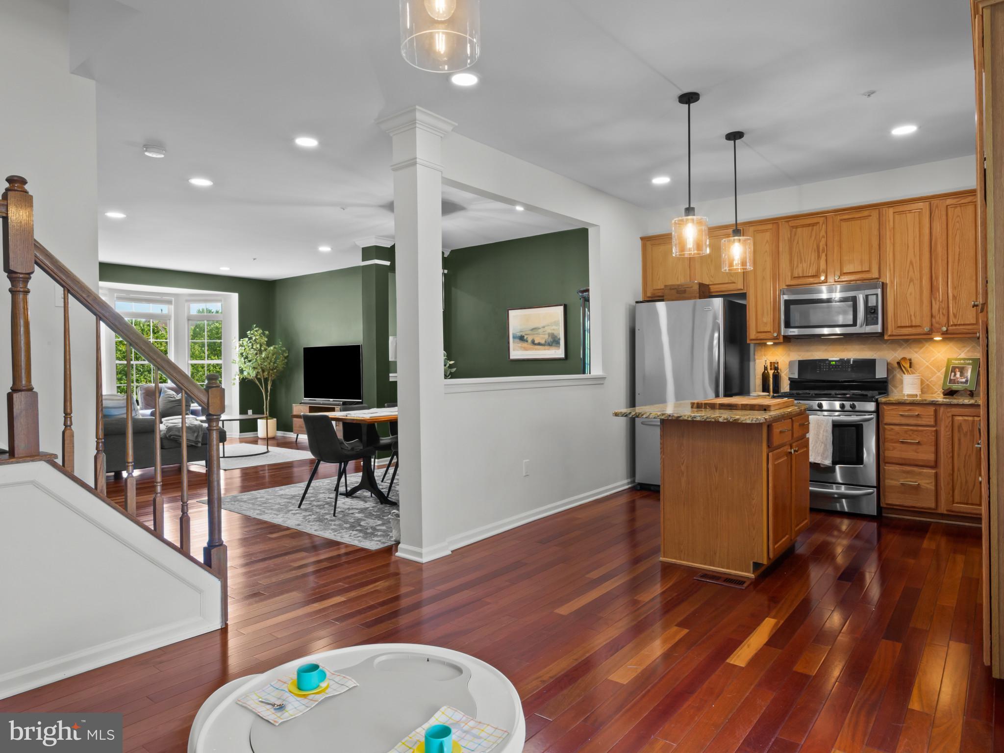 SOUTH RIVER COLONY - Residential