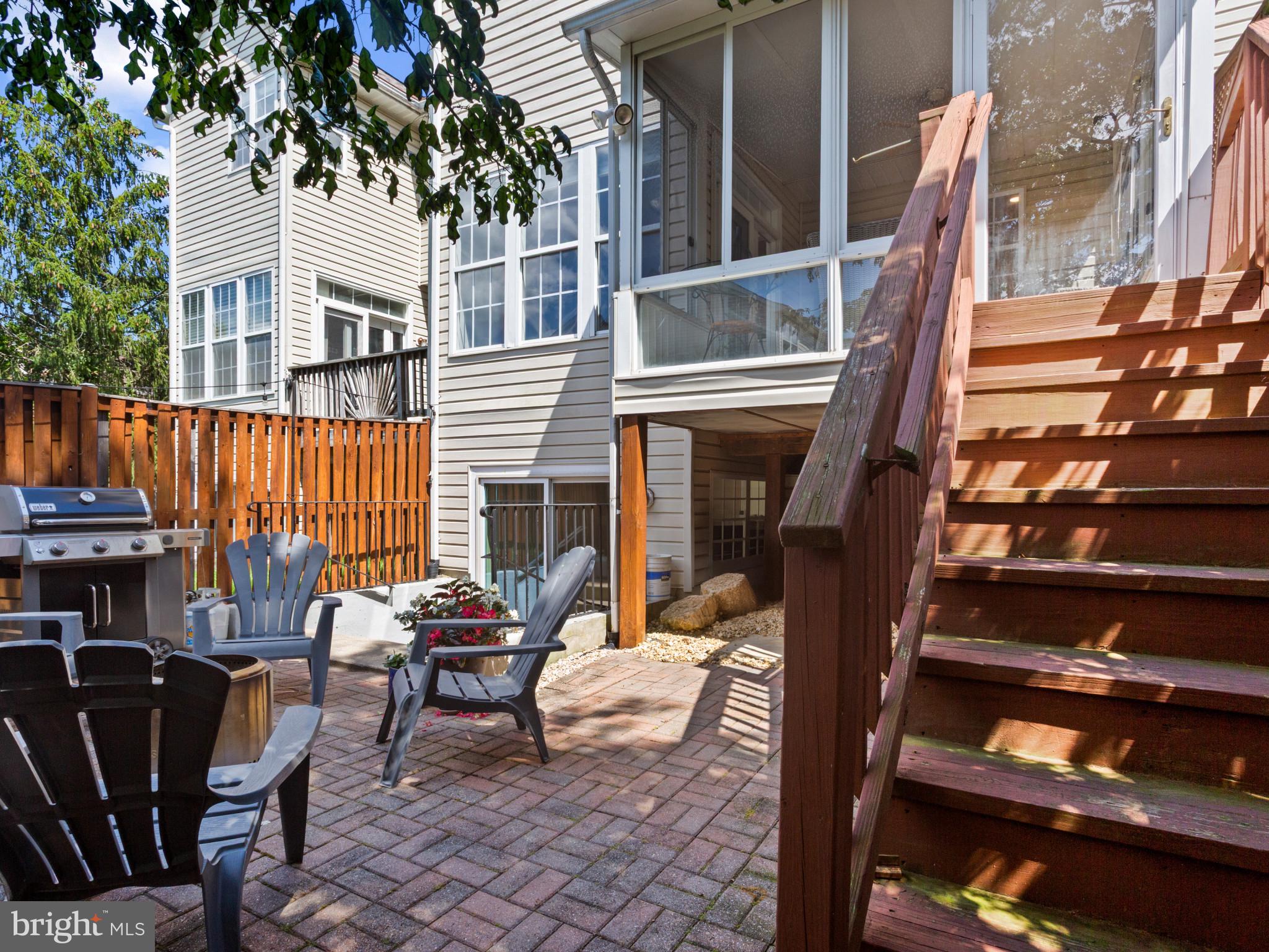 SOUTH RIVER COLONY - Residential