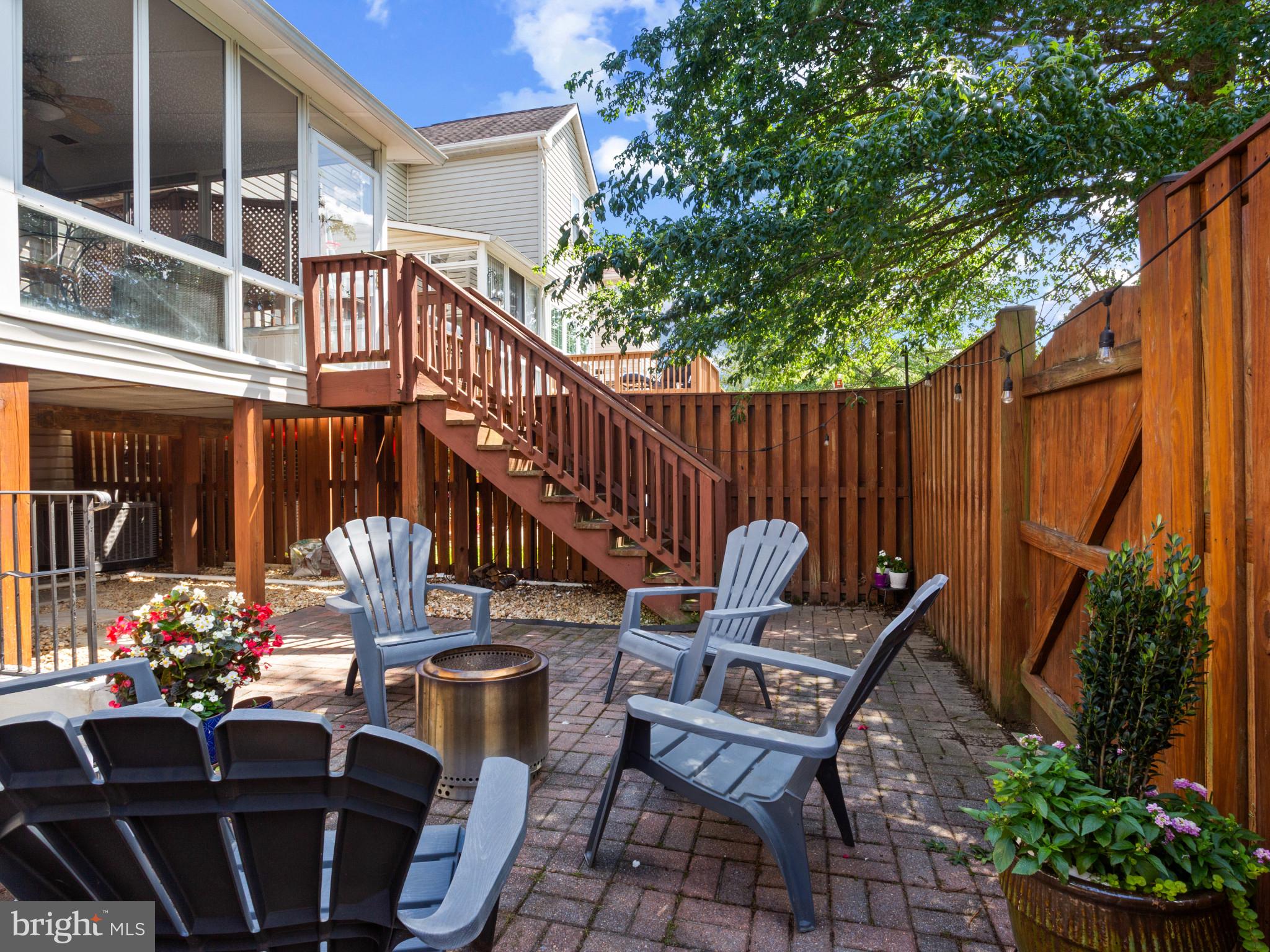 SOUTH RIVER COLONY - Residential