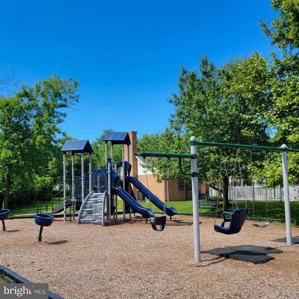SOUTH RIVER COLONY - Residential