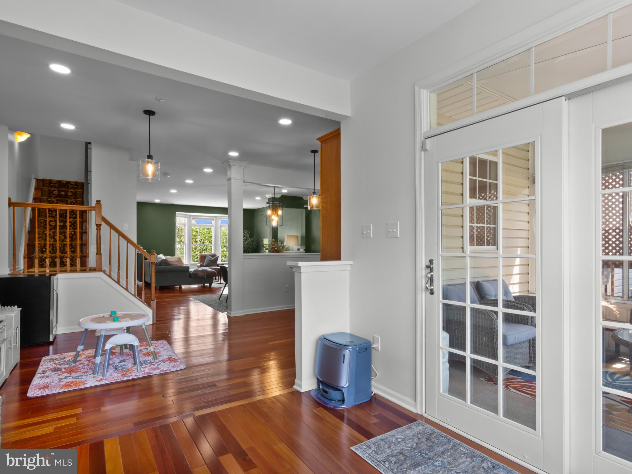 SOUTH RIVER COLONY - Residential