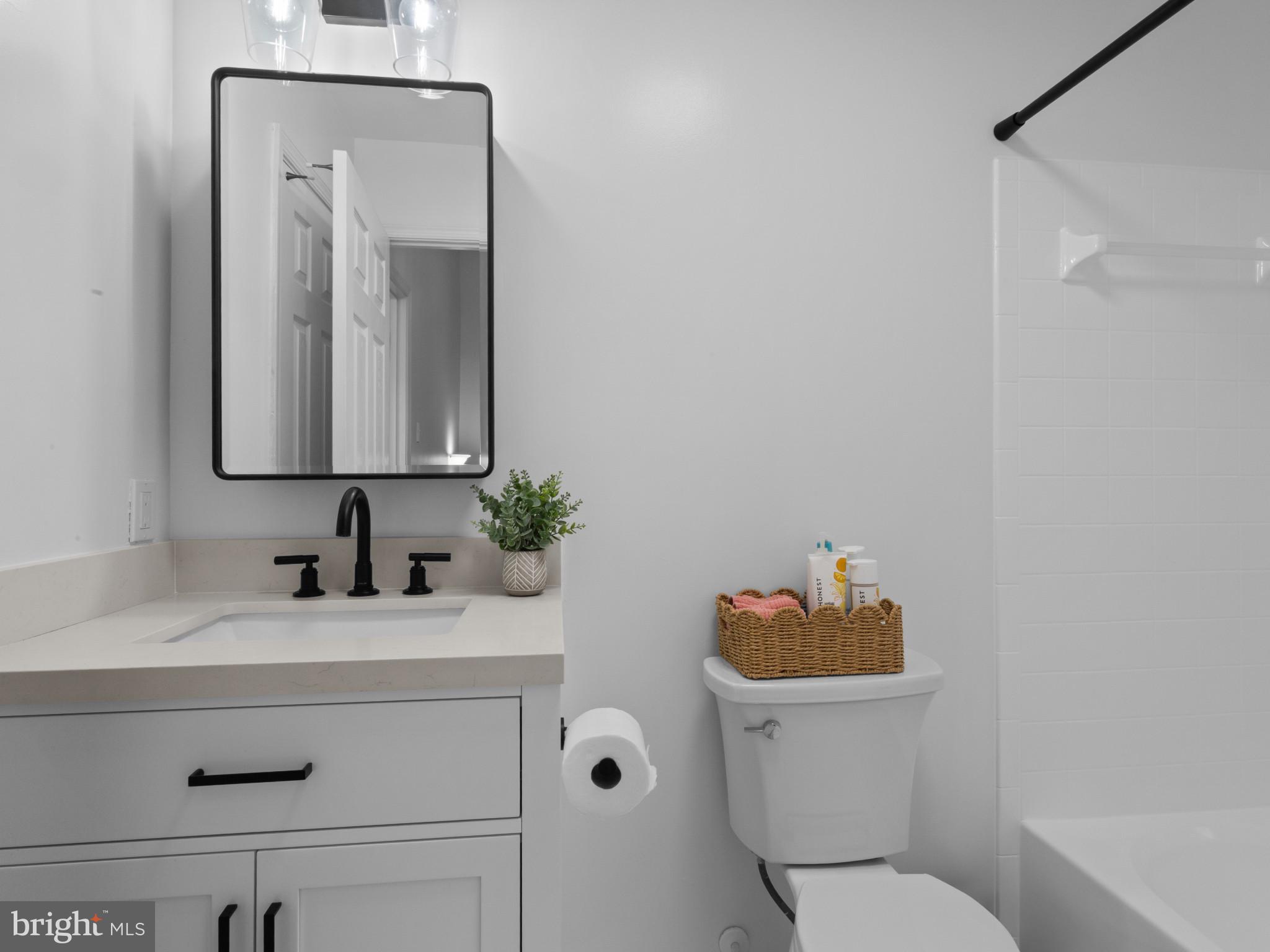 SOUTH RIVER COLONY - Residential
