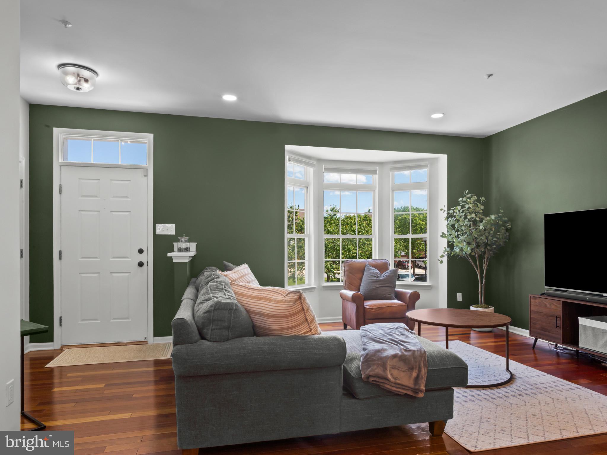 SOUTH RIVER COLONY - Residential