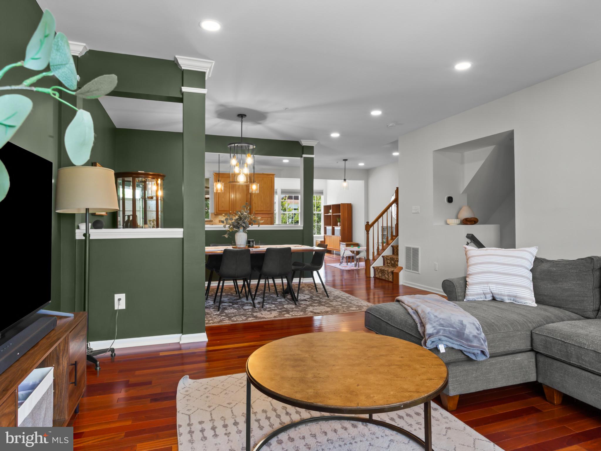 SOUTH RIVER COLONY - Residential