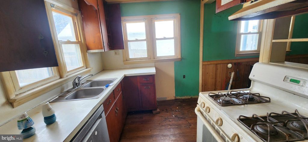 Photo of 321 Chestnut St, MOUNT HOLLY SPRINGS, PA 17065 (MLS # PACB2050648)