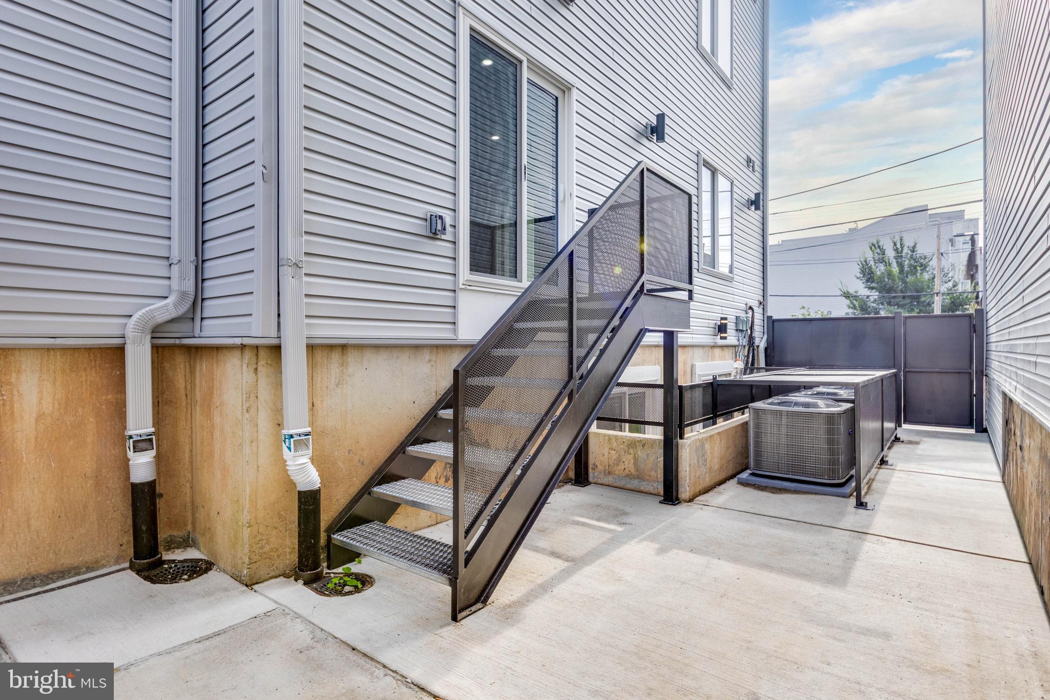 FRANCISVILLE - Residential Lease