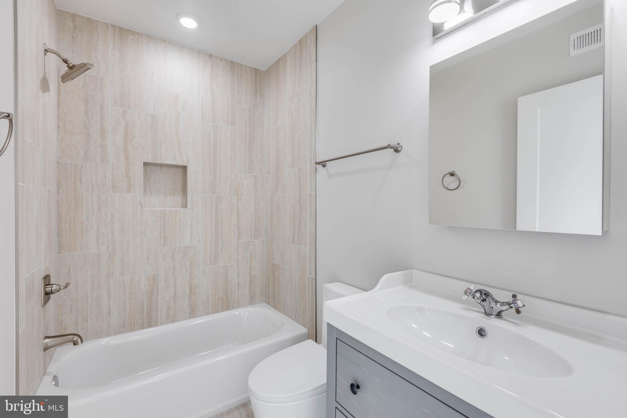 FRANCISVILLE - Residential Lease