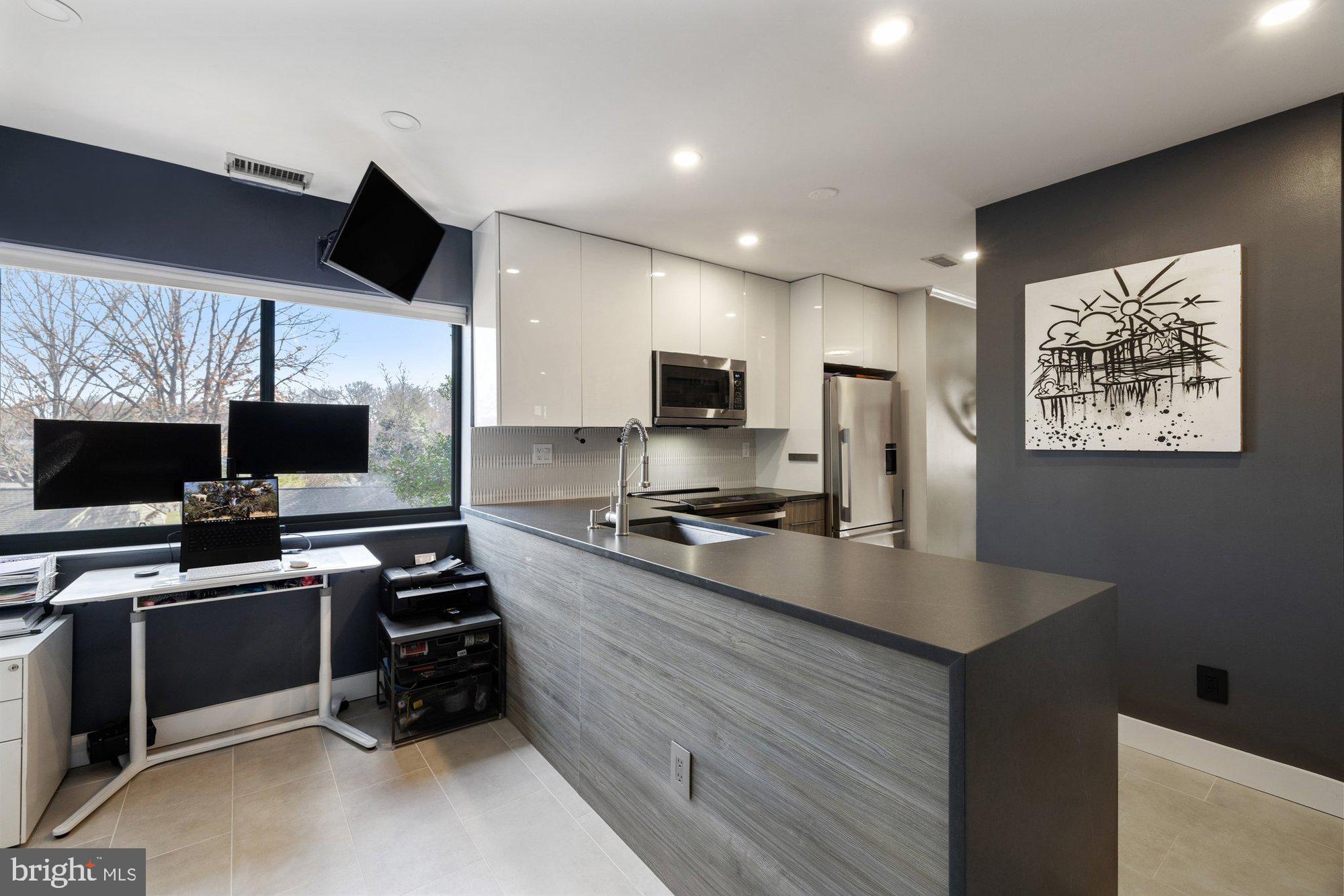 HARBOR POINT - Residential