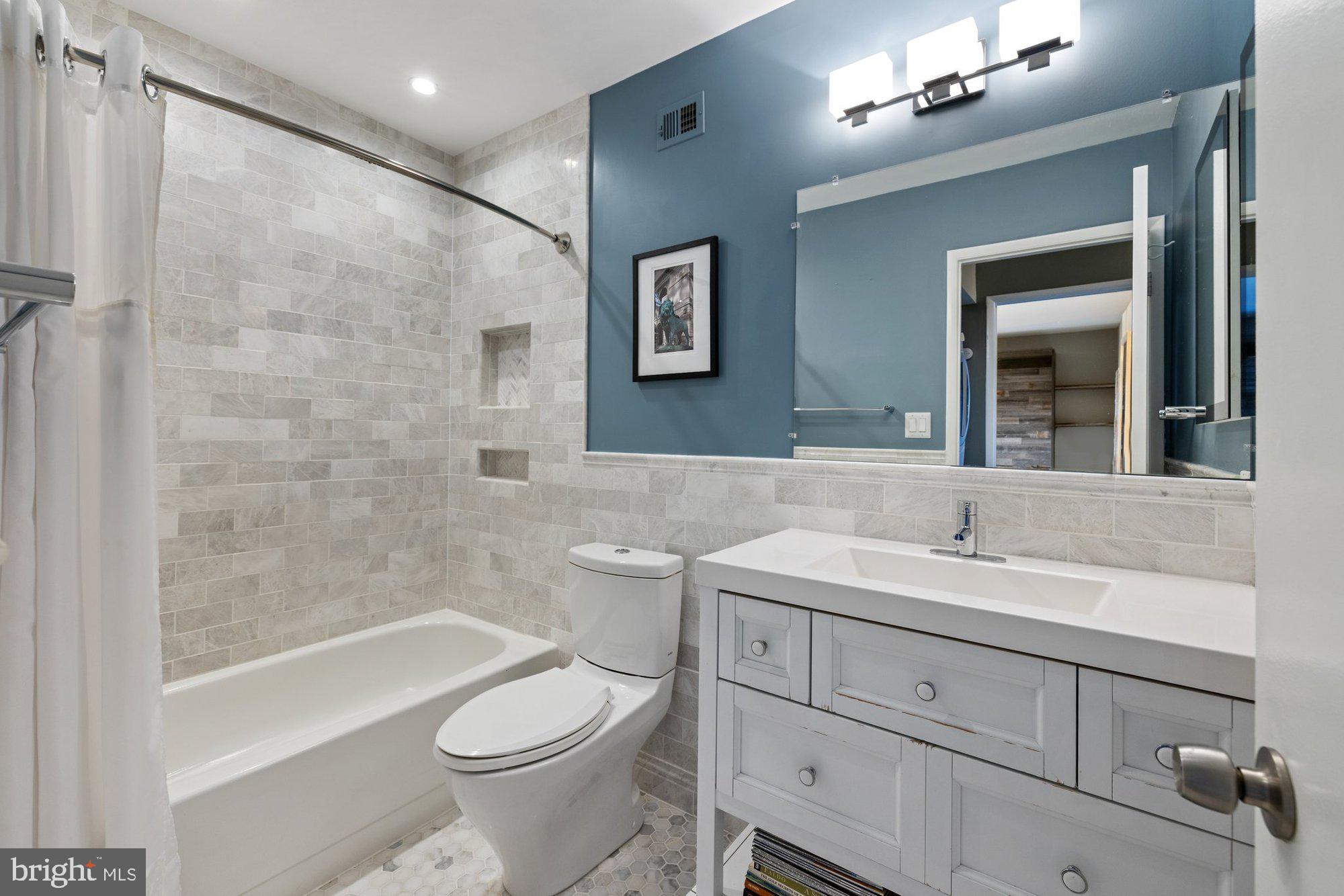 HARBOR POINT - Residential