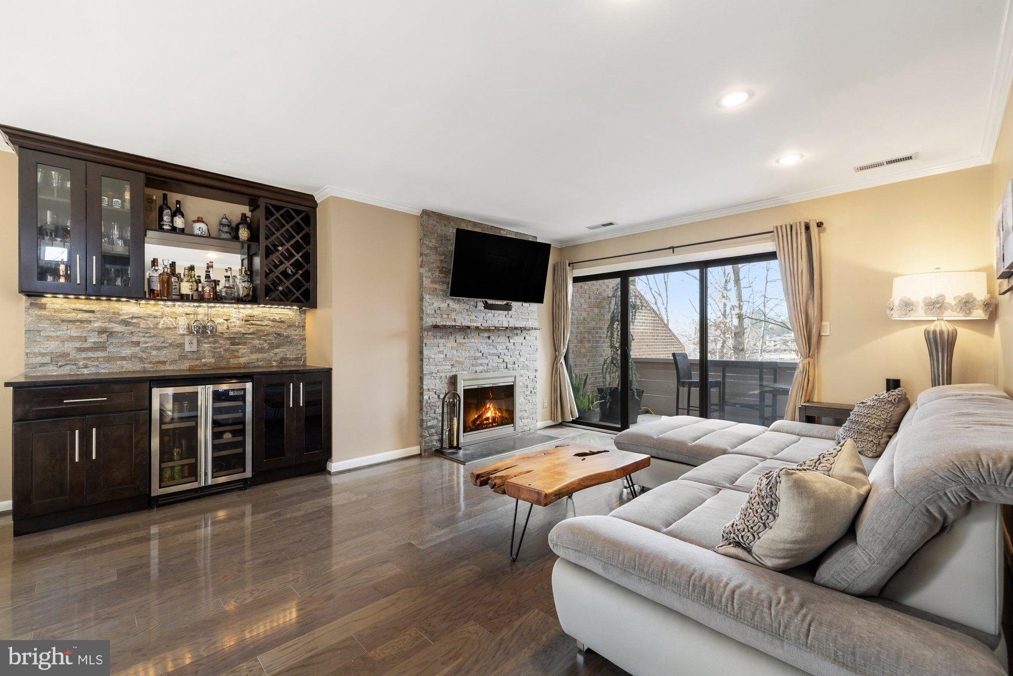 HARBOR POINT - Residential