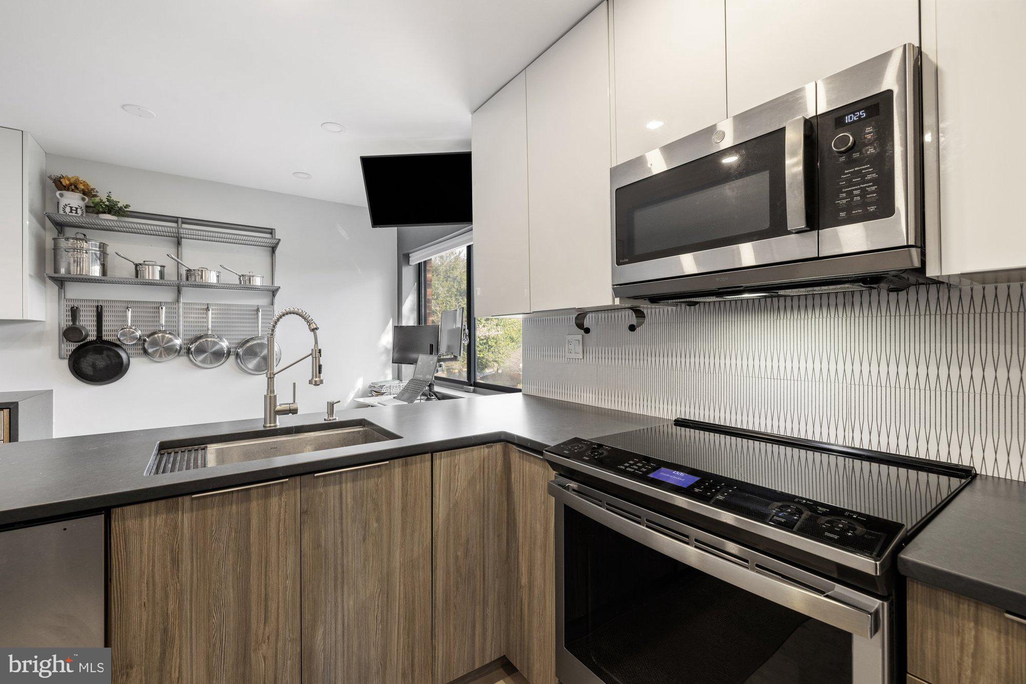 HARBOR POINT - Residential