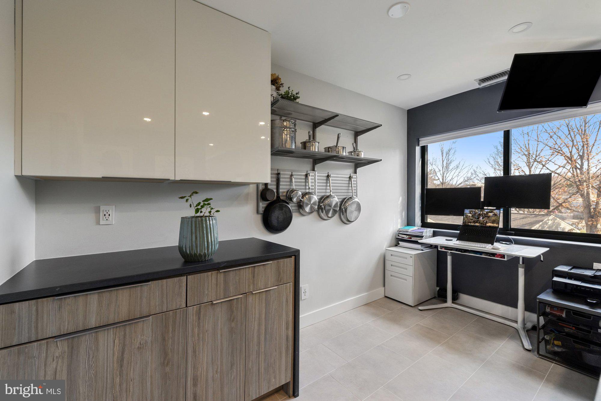 HARBOR POINT - Residential