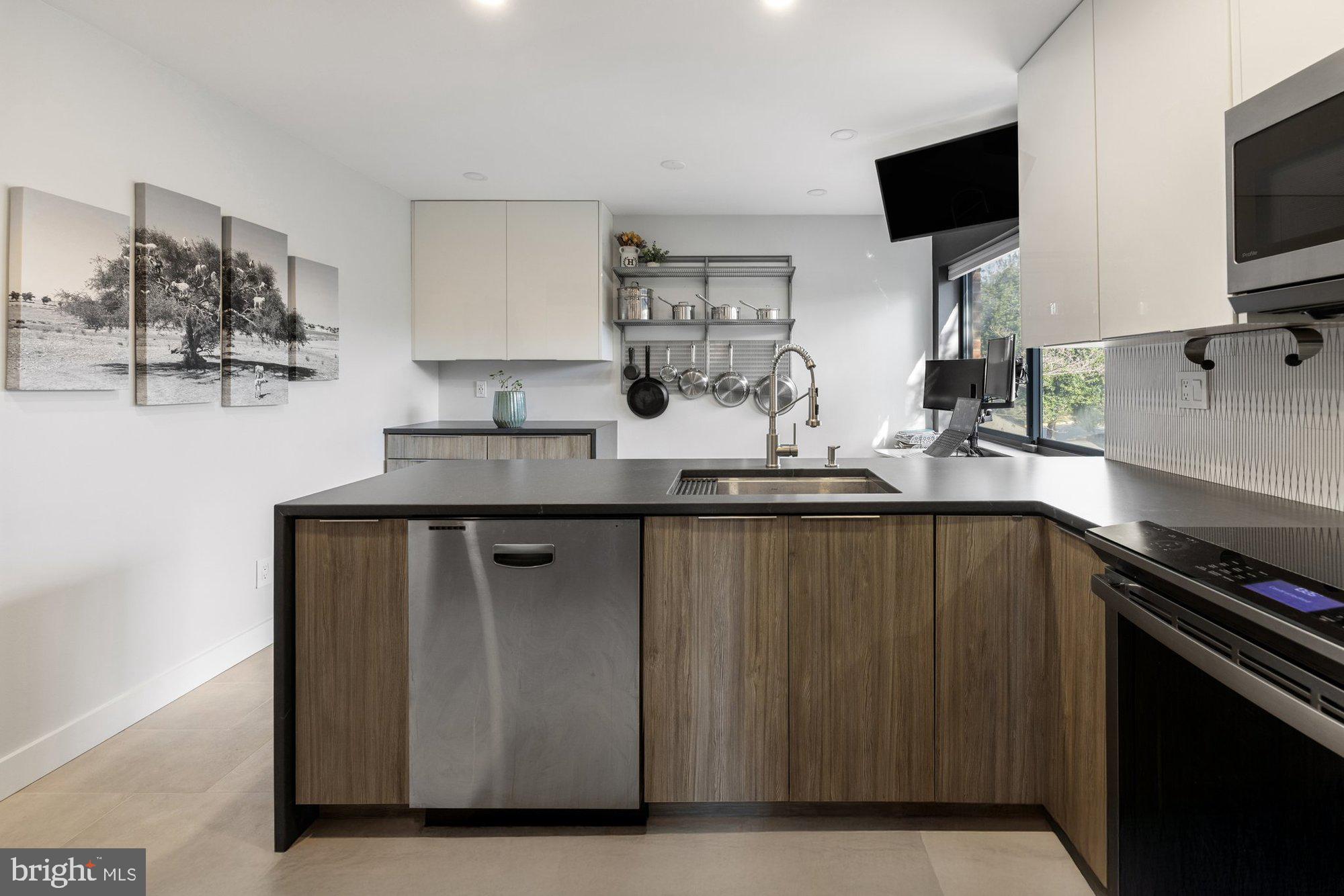 HARBOR POINT - Residential