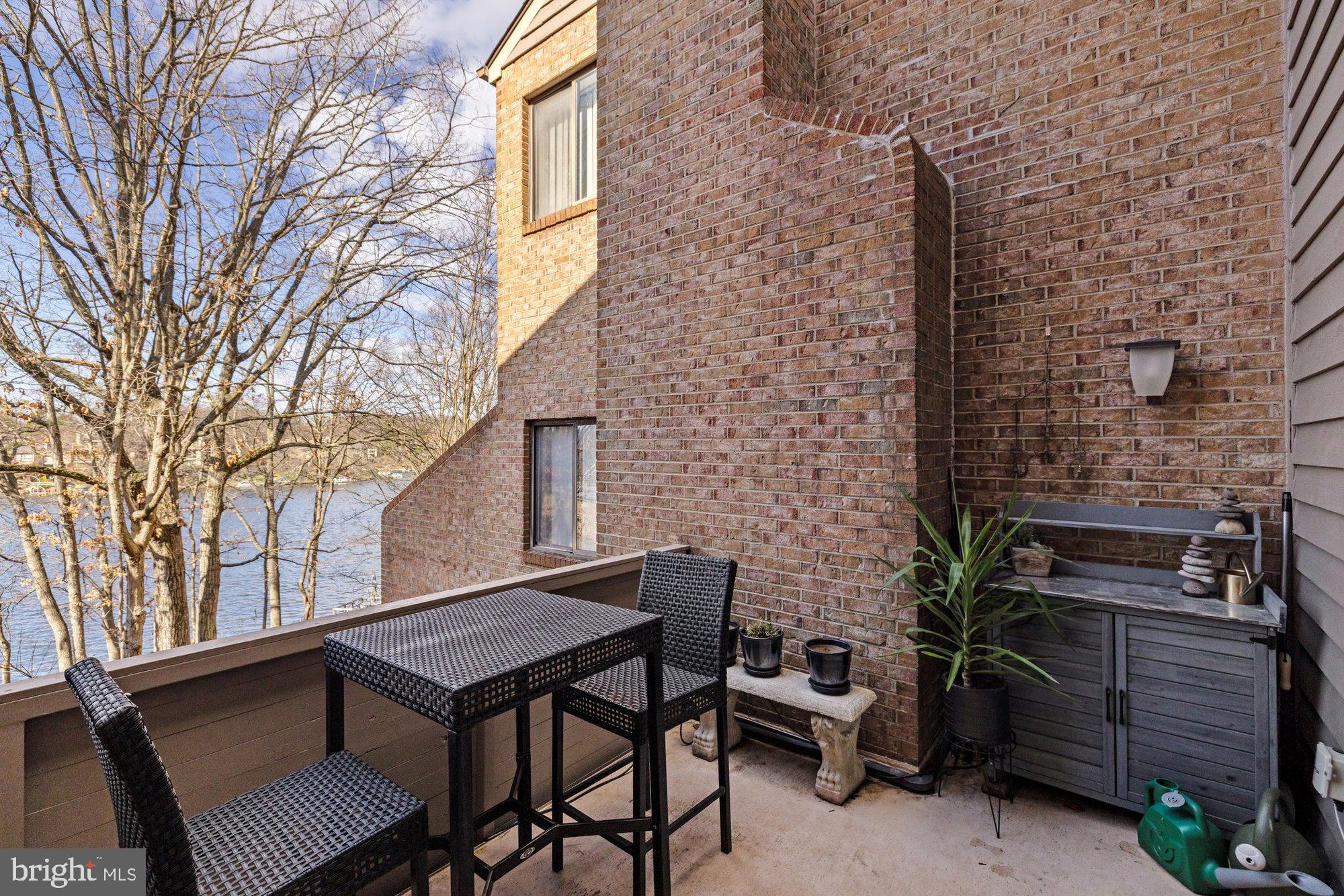 HARBOR POINT - Residential