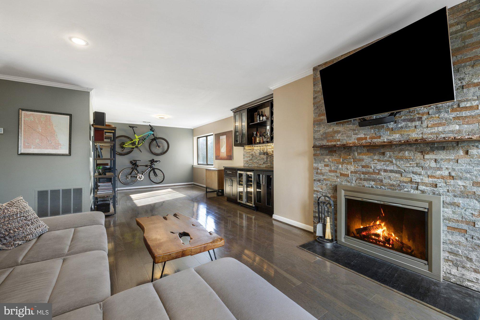 HARBOR POINT - Residential