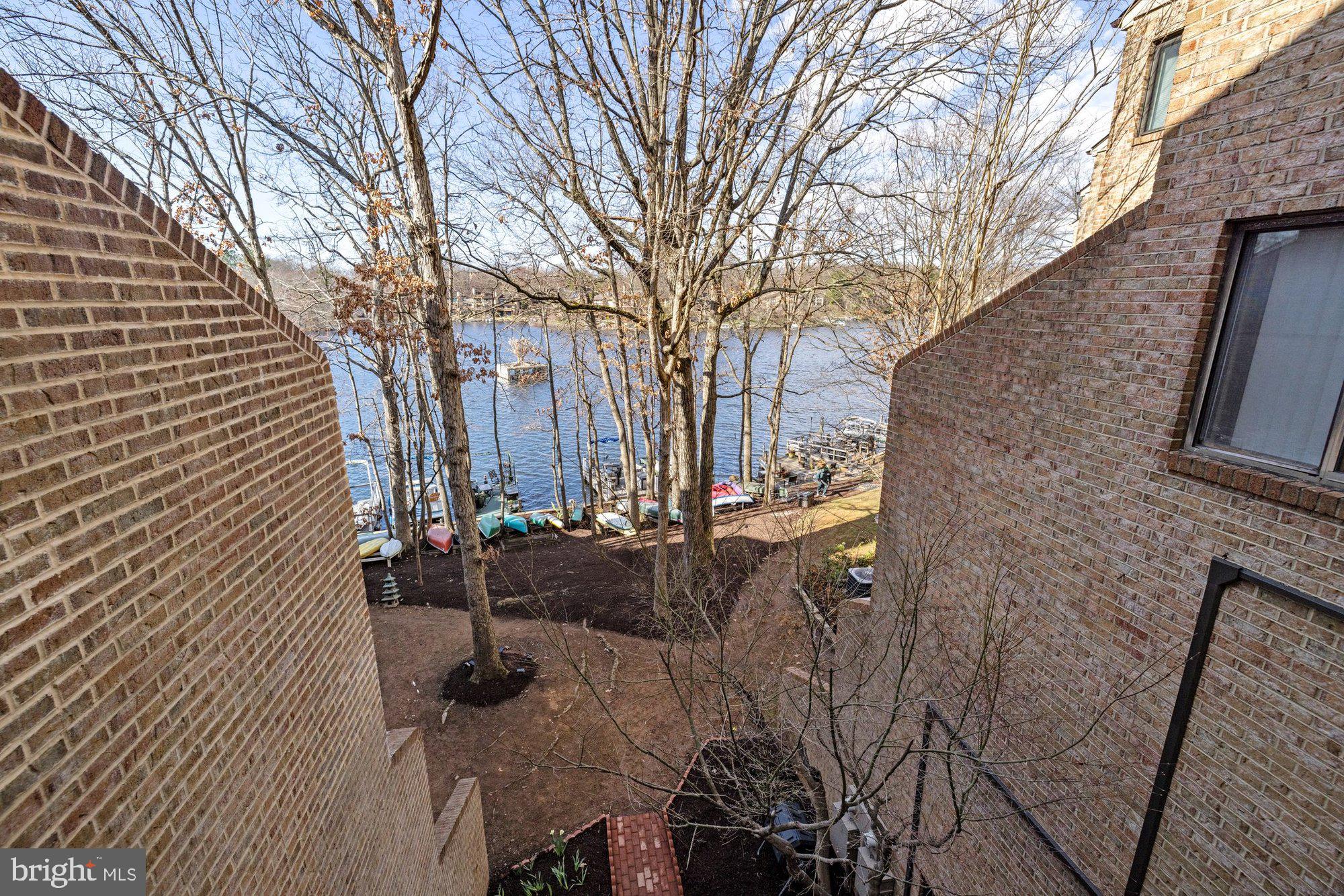 HARBOR POINT - Residential