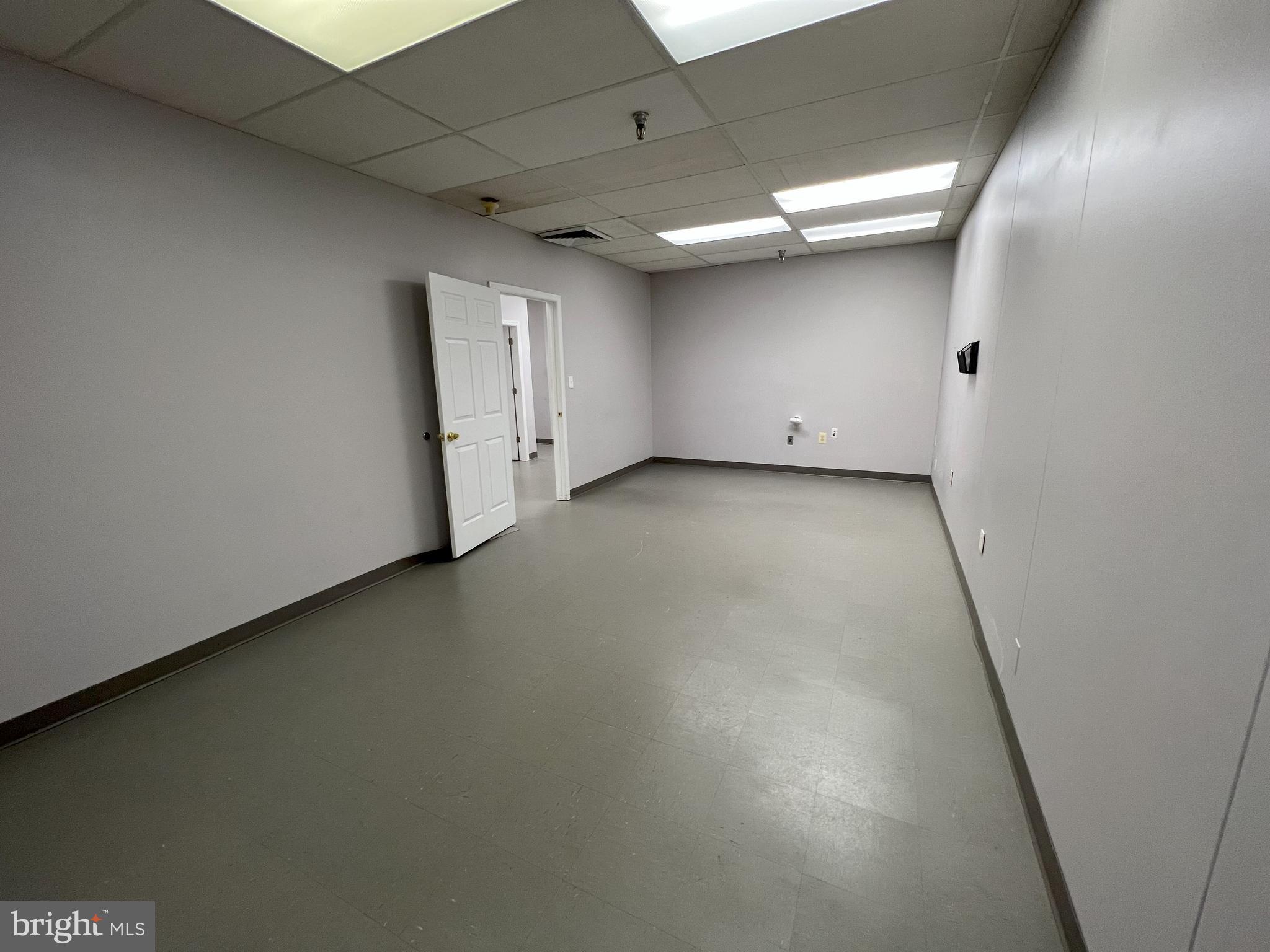 OWINGS MILLS - Commercial Lease