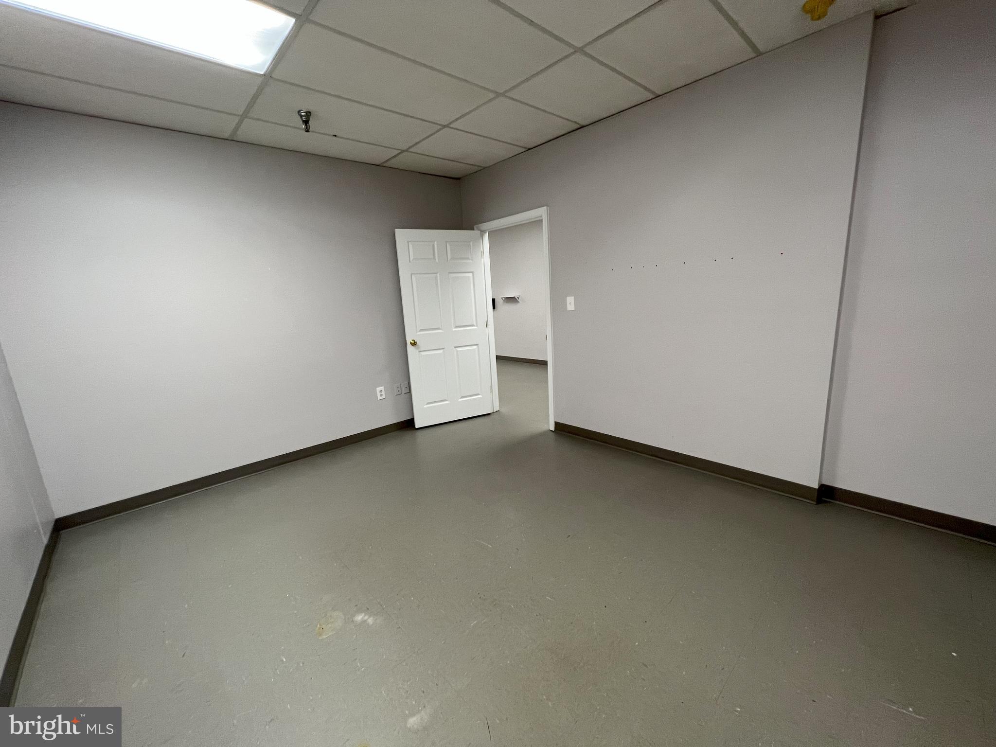 OWINGS MILLS - Commercial Lease