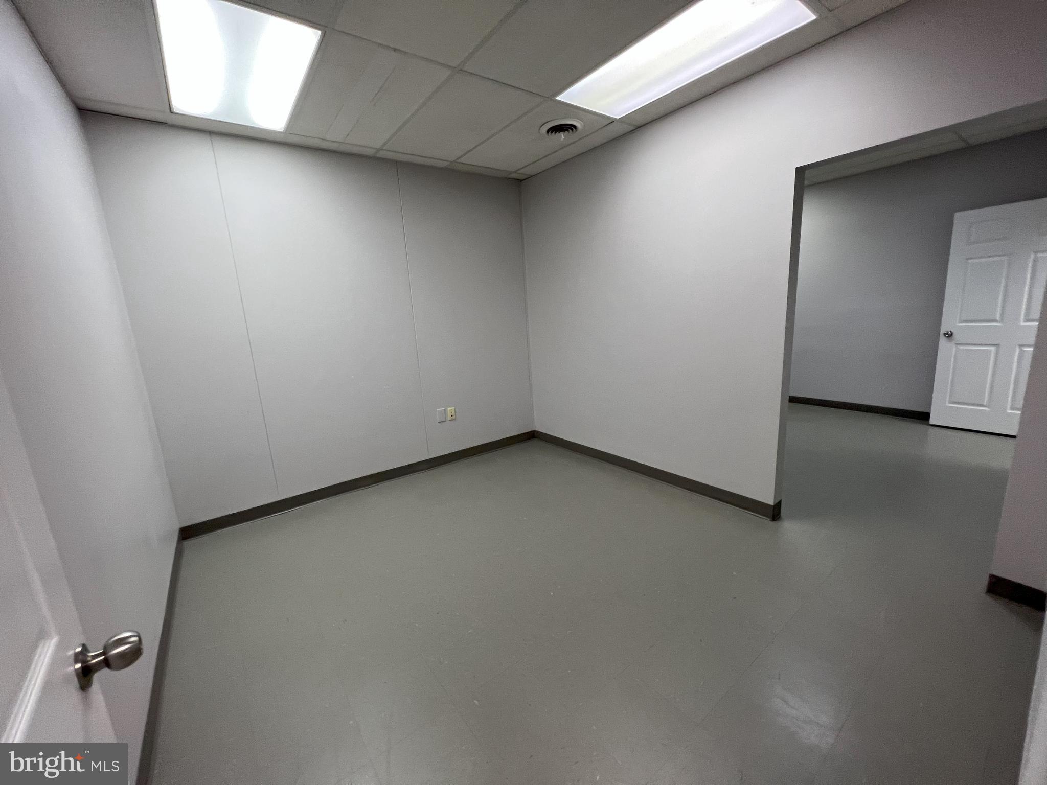 OWINGS MILLS - Commercial Lease