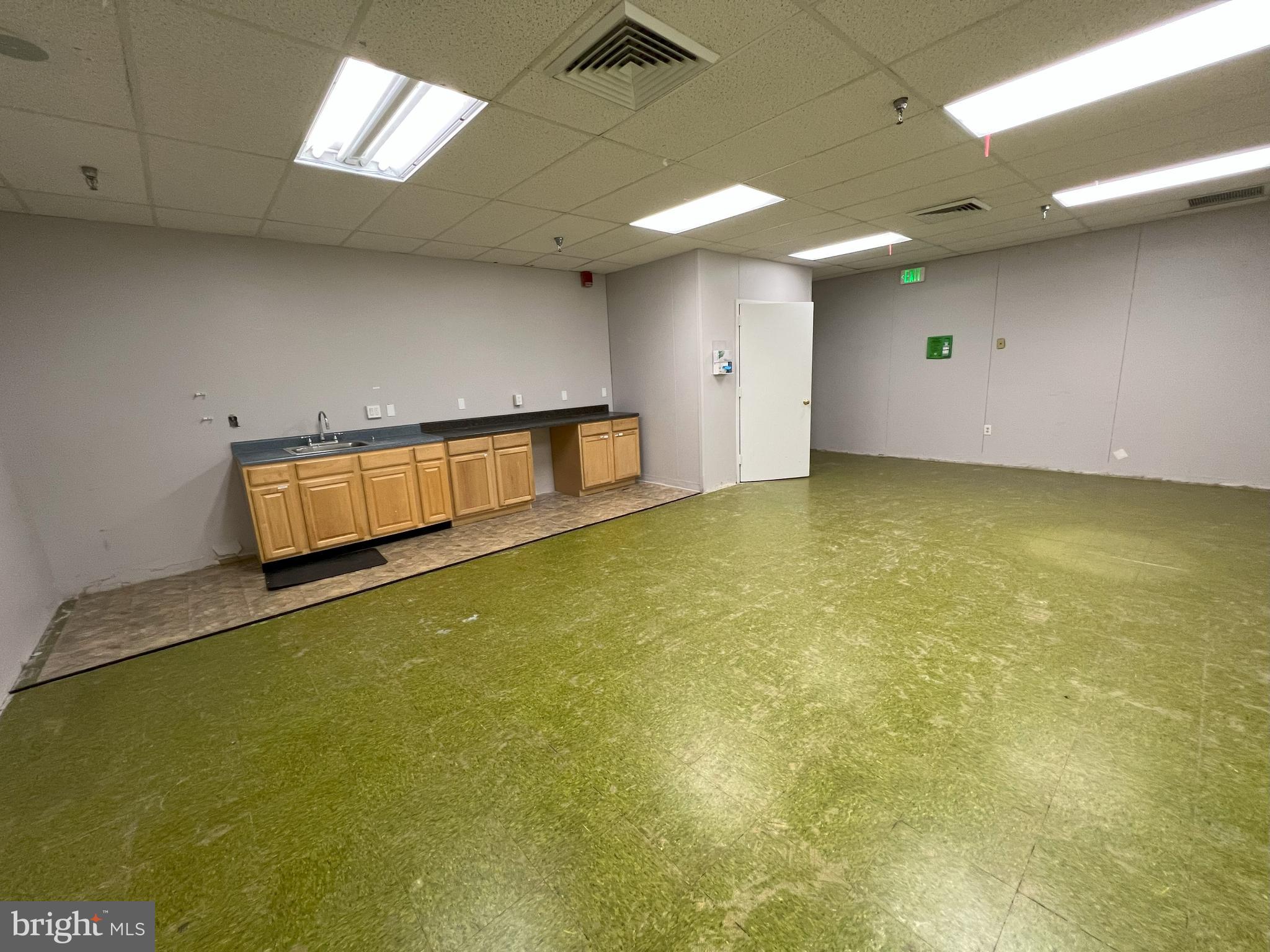 OWINGS MILLS - Commercial Lease