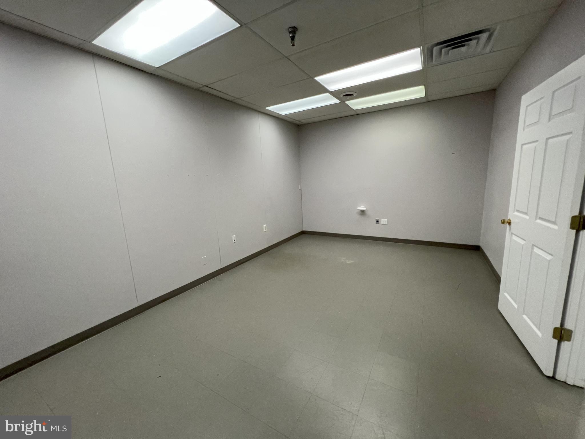 OWINGS MILLS - Commercial Lease