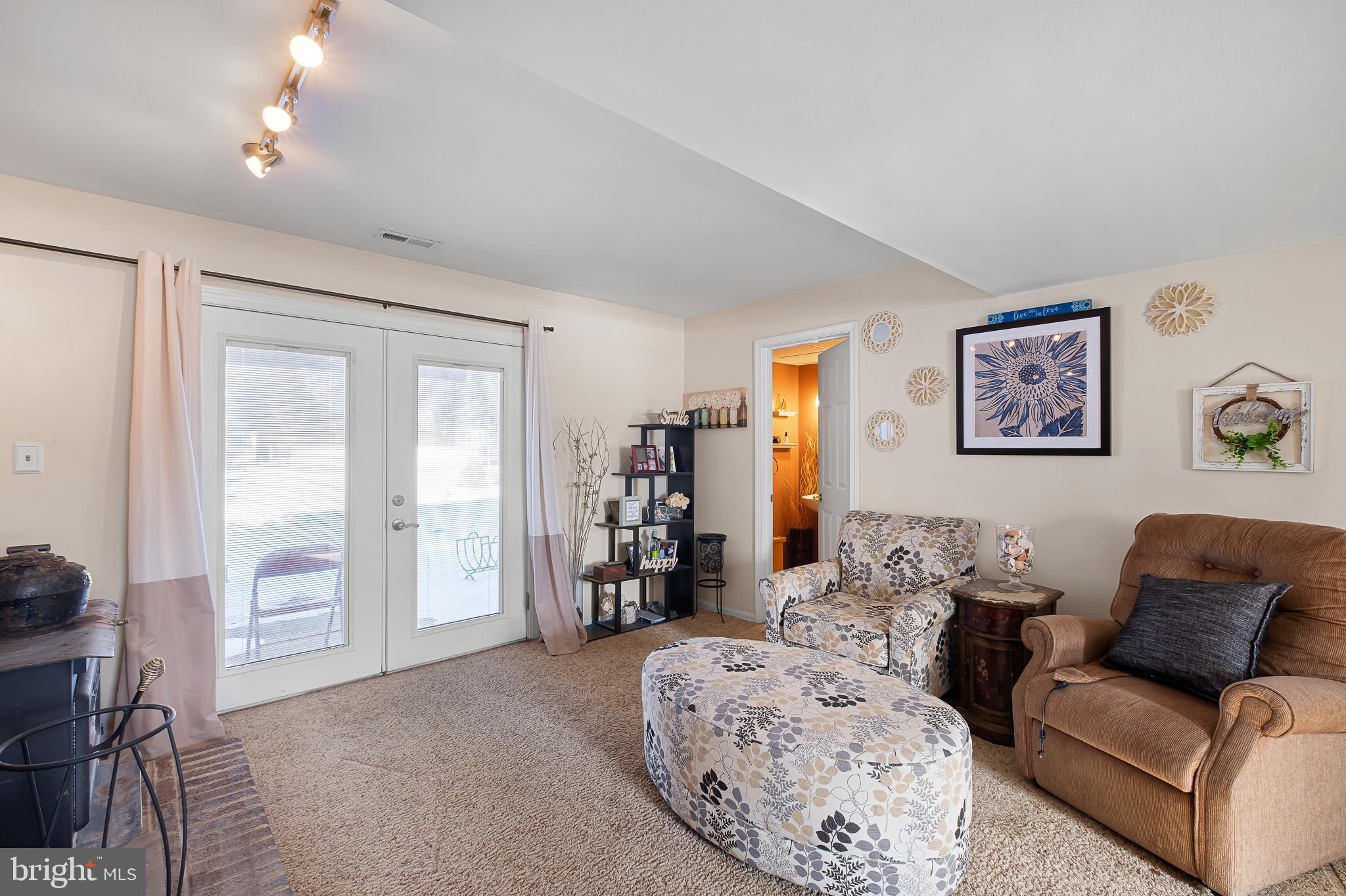 PINE VALLEY FARMS - Residential