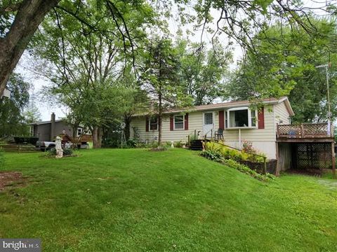 Photo of 1048 CREEK RD, MANHEIM, PA 17545 (MLS # PALA2039560)