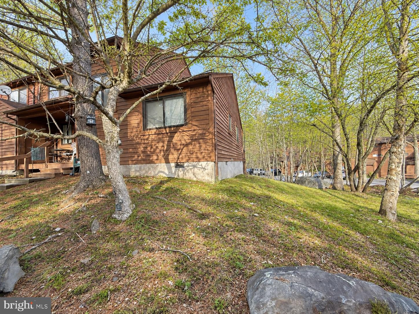 524 WALES COURT