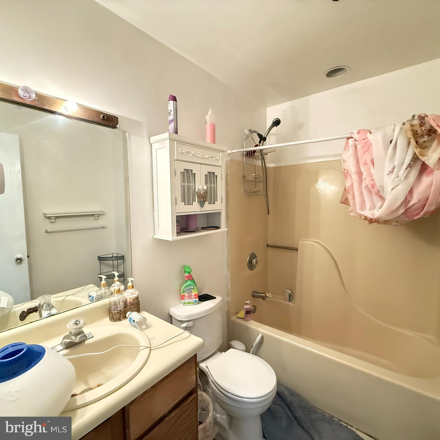 FALLS AT SAW CREEK - Residential