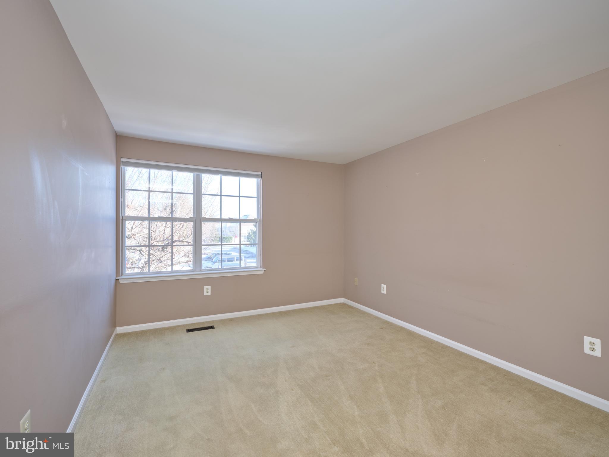 WILSHIRE HUNT - Residential Lease