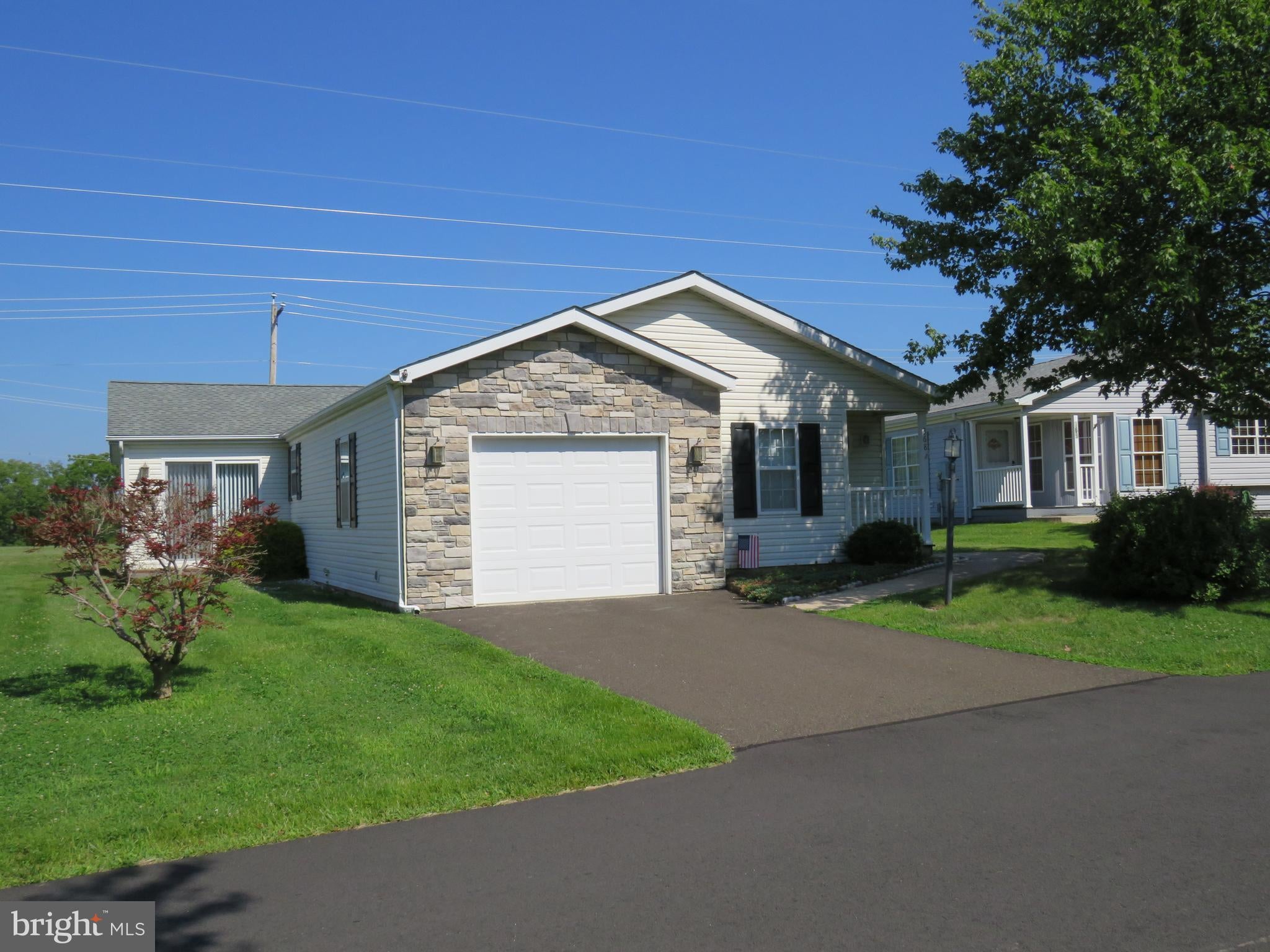 368 COUNTRYSIDE CIRCLE