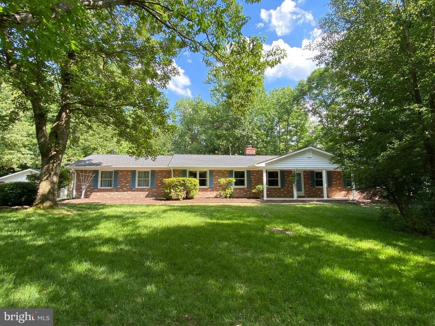 Well maintained home on 1 acre in Esperanza Farms.  Refinished hardwood floors. New Anderson windows ( double hung) in 2019.  Roof & gutters, & gutter guards replaced in 2016 and has transferable warranty. Siding & soffits replaced in 2020. Hardwood floors were refinished. Family room has brick fire place and stove insert.   Kitchen remodel in 2010  granite counters & ceramic tile floor.  Dining room & separate office.  Mud room/ laundry.  Back deck.  Front porch.  Oversized 2 car garage &  32 x 24  detached garage with pull down stairs for storage. Fenced back yard. Cul de sac.  Neighborhood  access to Esperanza beach.  Ready for new owners!!