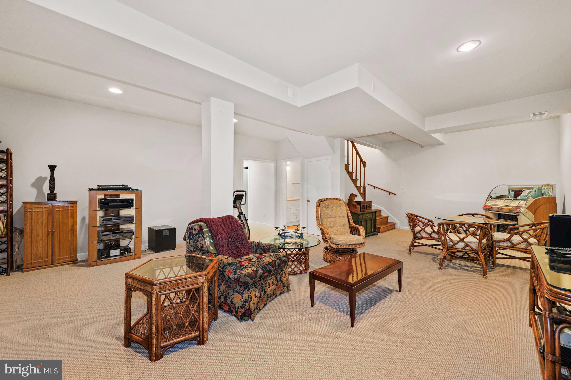 WESTMORELAND HILLS - Residential