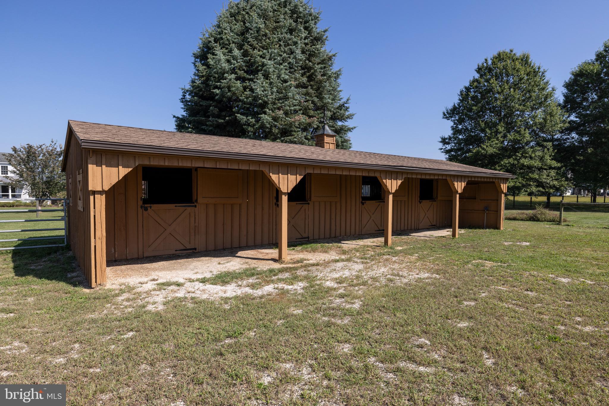 LOMBARD ACRES - Farm