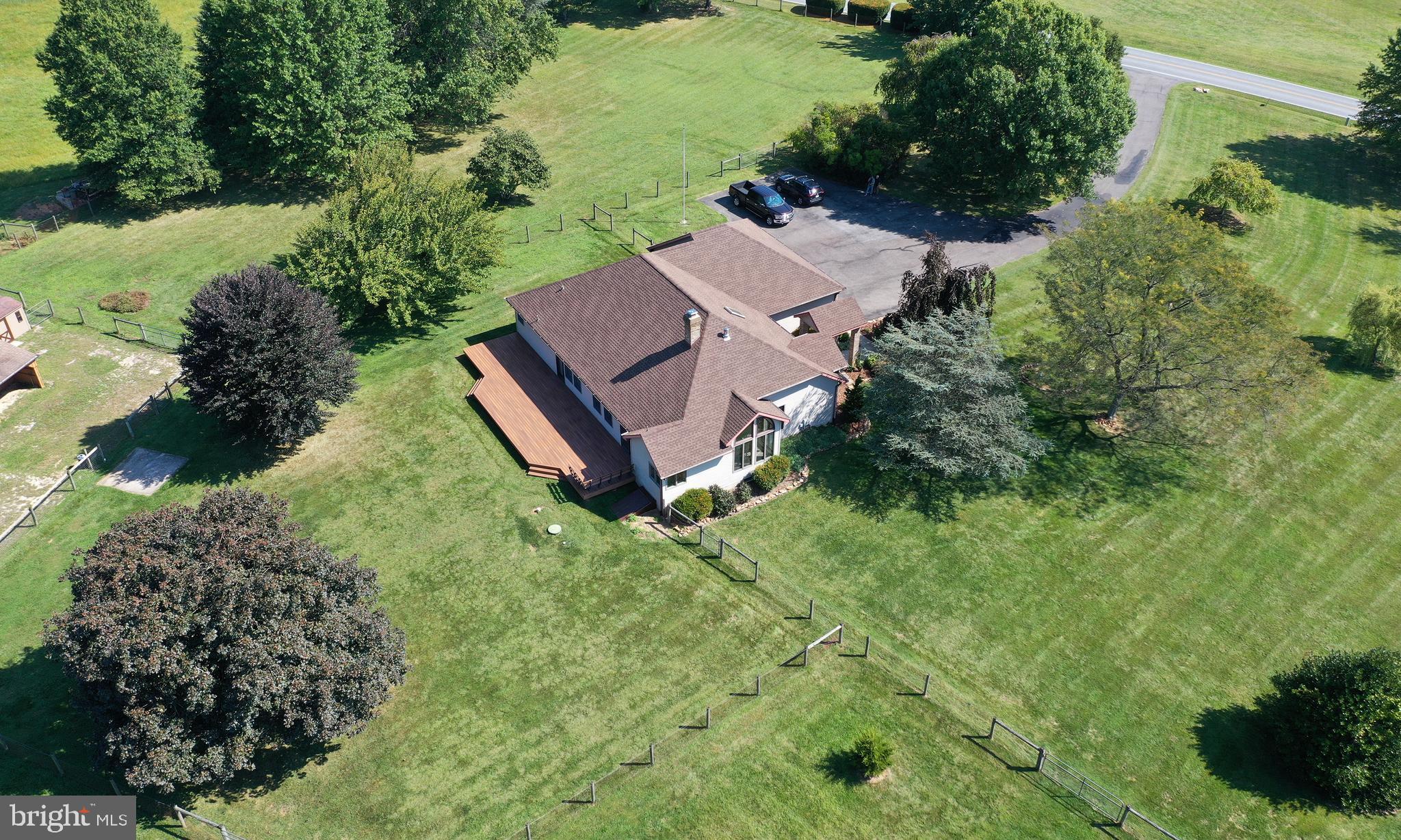 LOMBARD ACRES - Farm