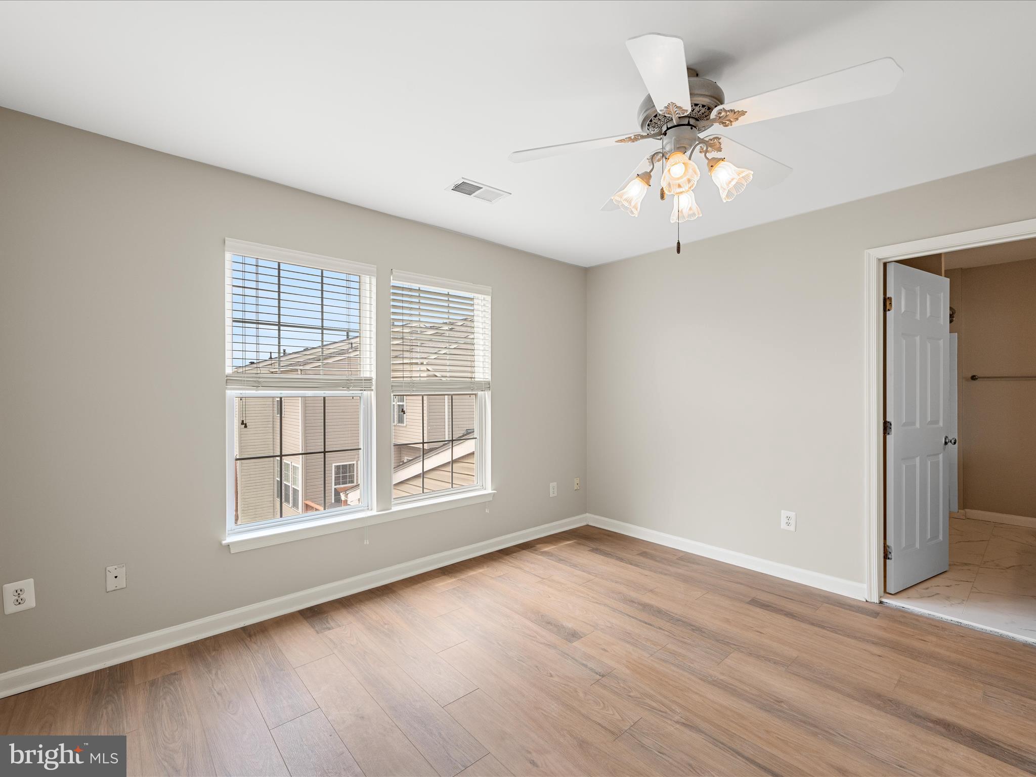 SOUTH RIDING - Residential Lease