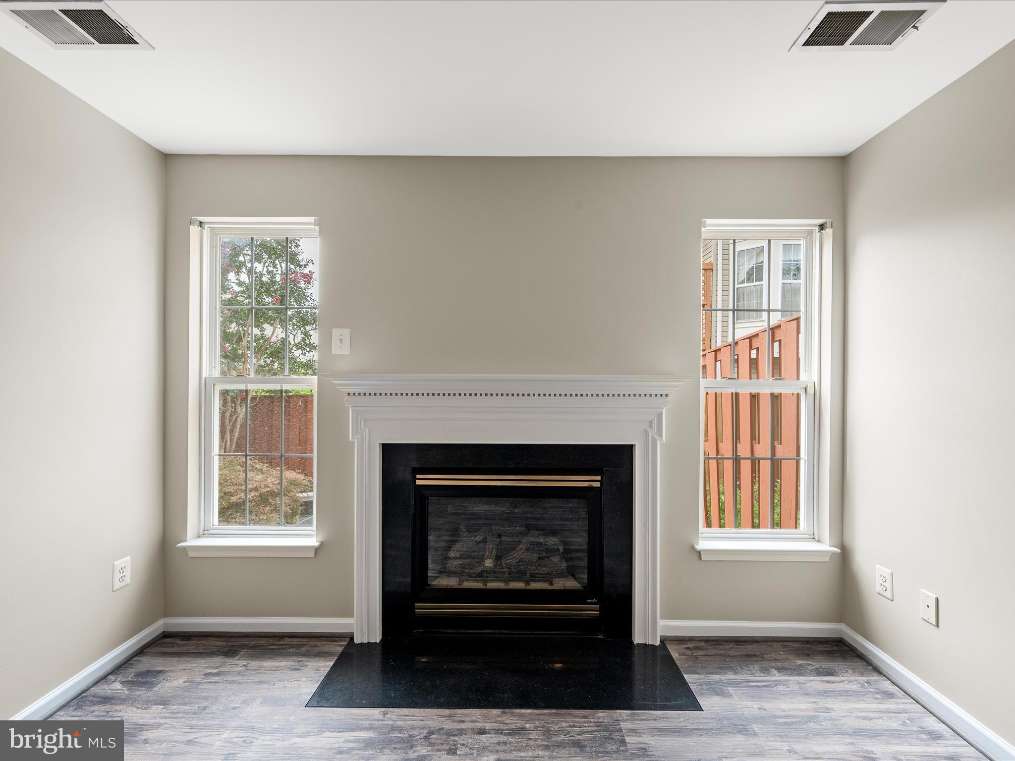 SOUTH RIDING - Residential Lease