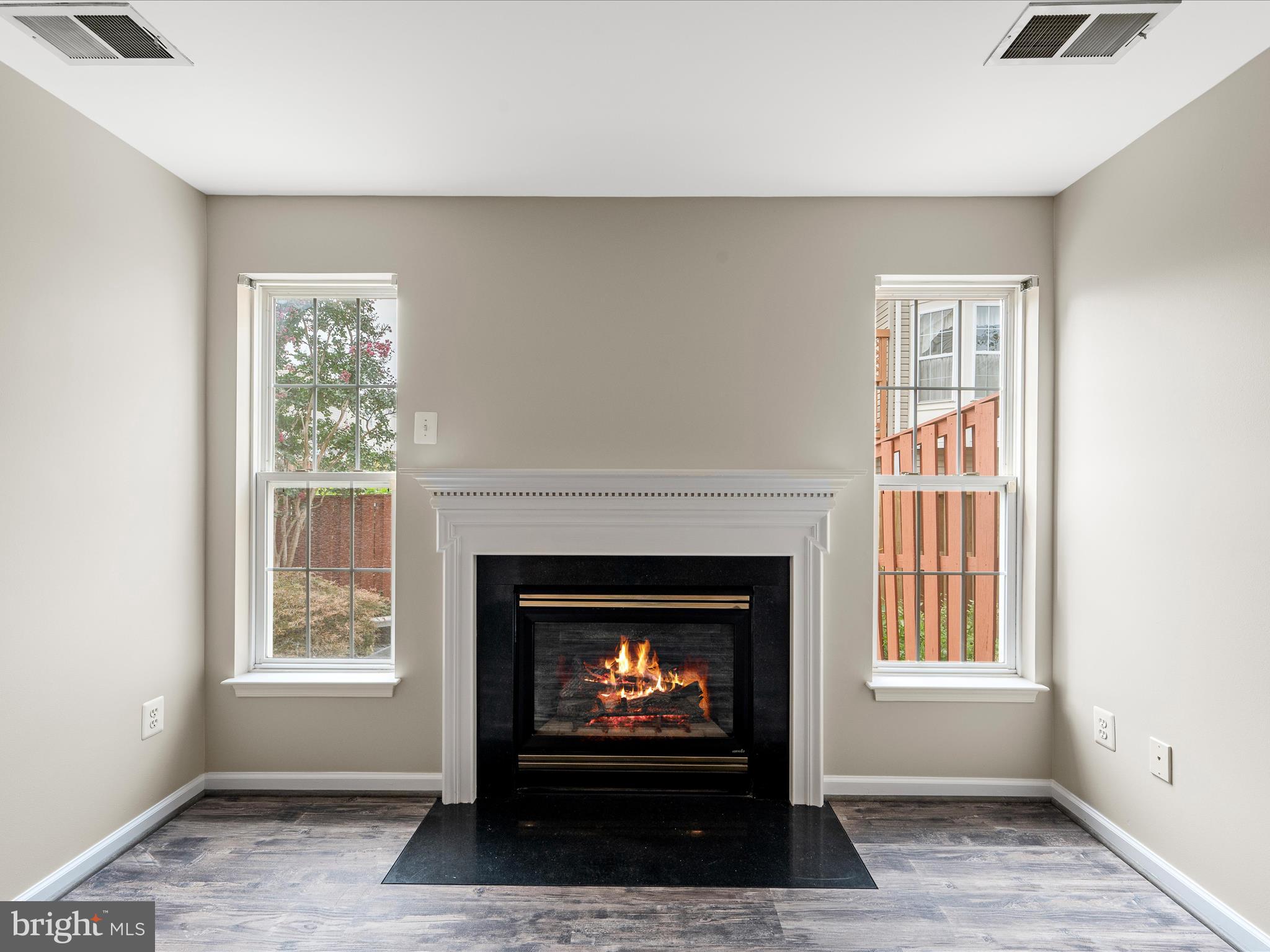 SOUTH RIDING - Residential Lease