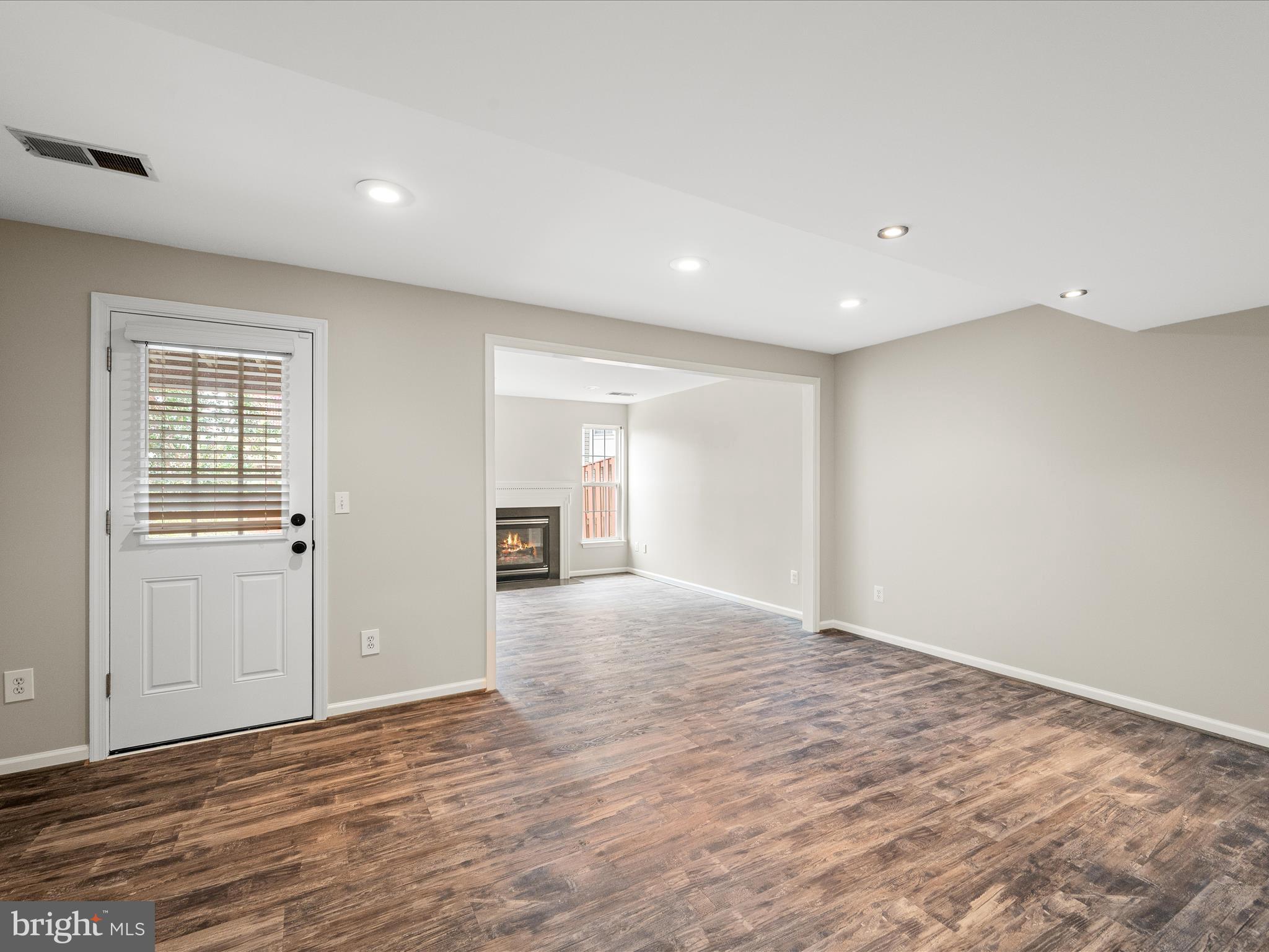 SOUTH RIDING - Residential Lease