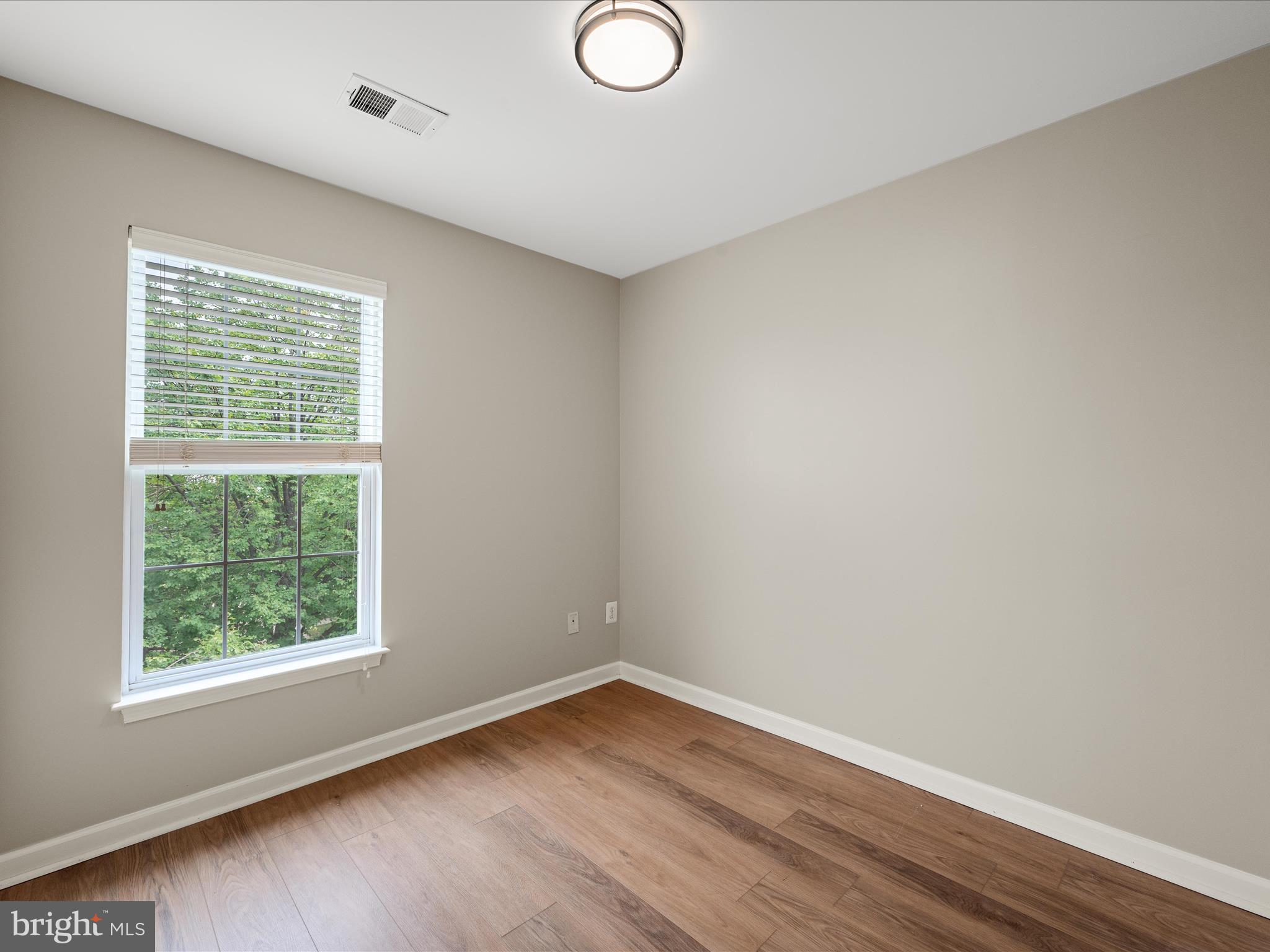 SOUTH RIDING - Residential Lease