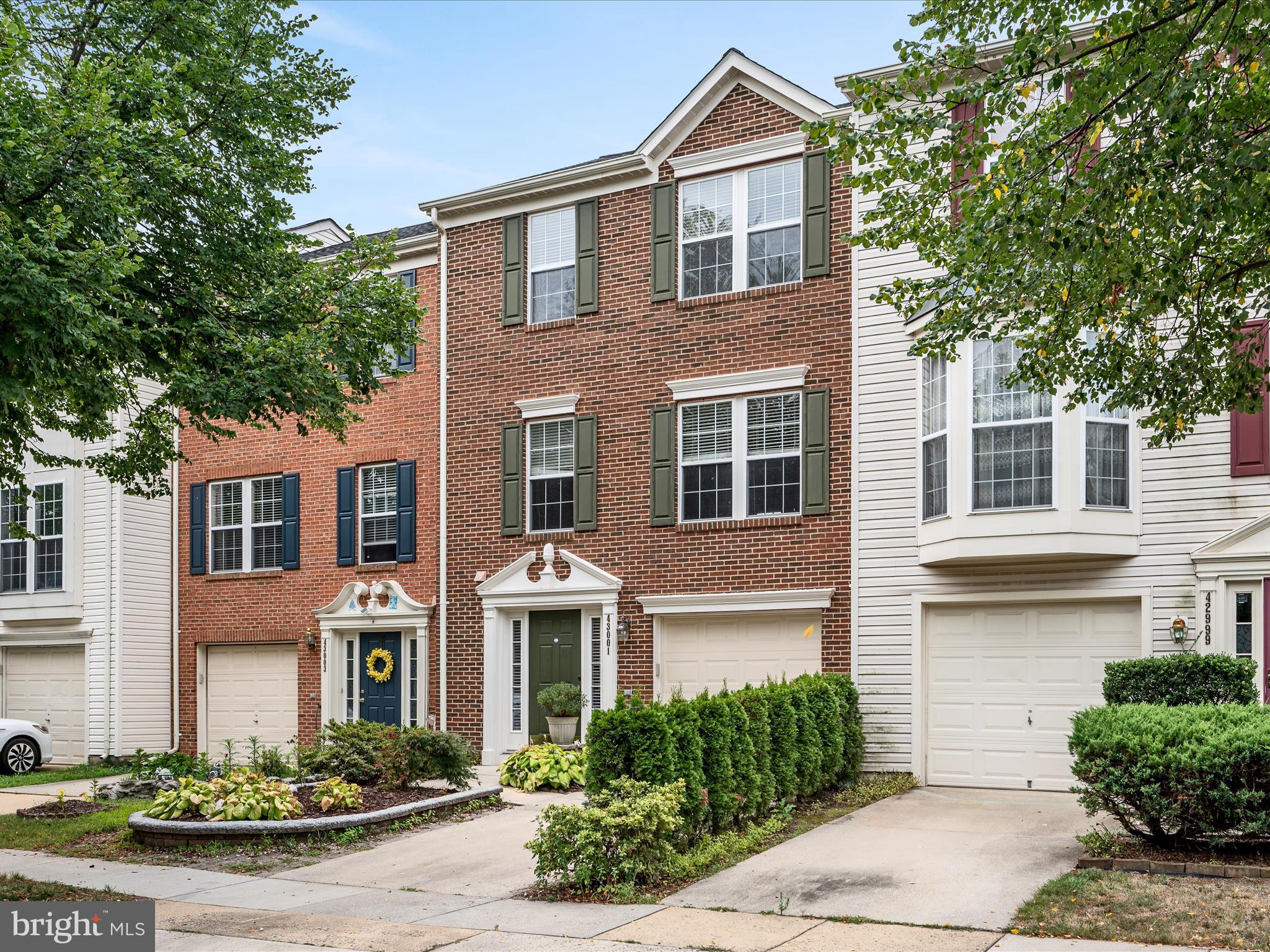 SOUTH RIDING - Residential Lease