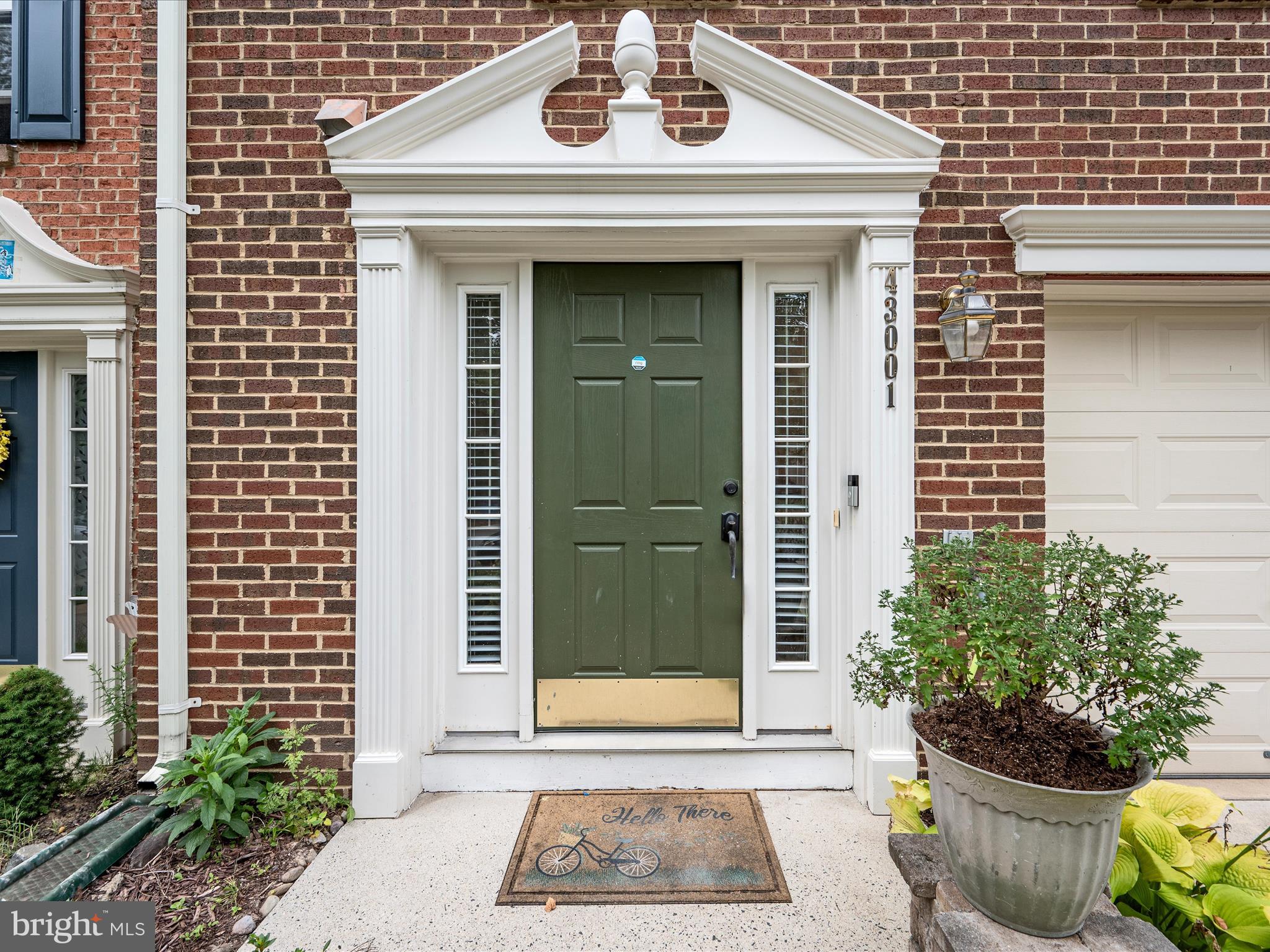 SOUTH RIDING - Residential Lease