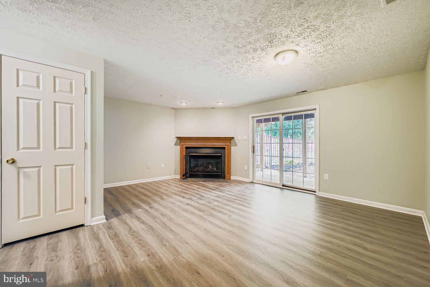 COKESBURY MANOR - Residential Lease