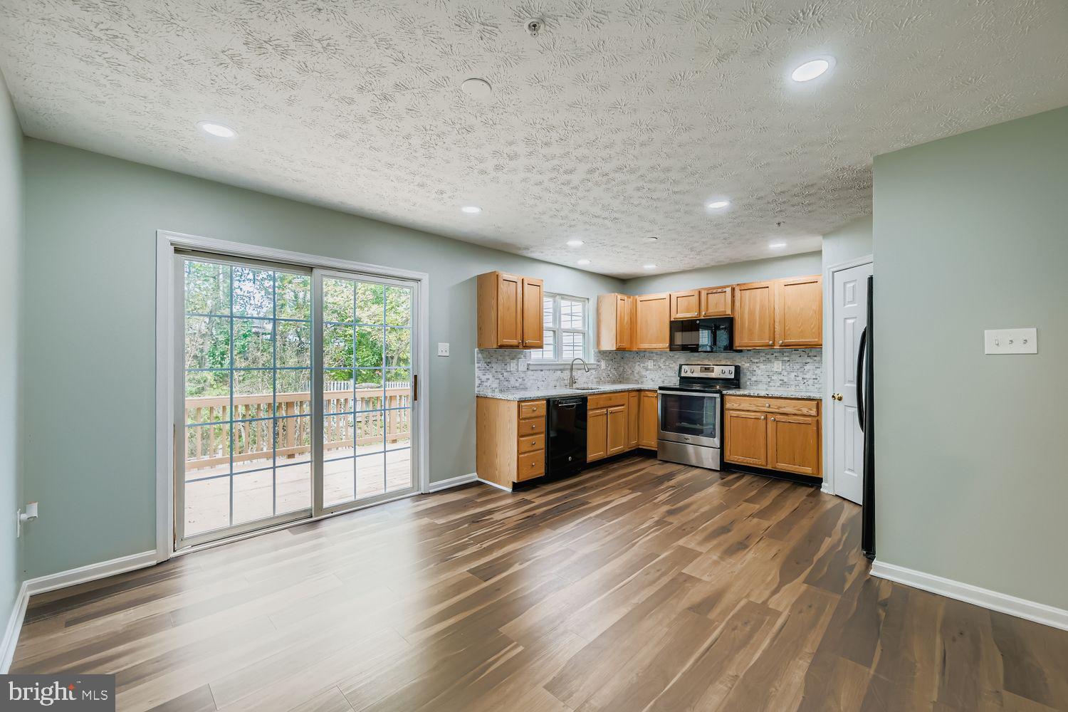 COKESBURY MANOR - Residential Lease