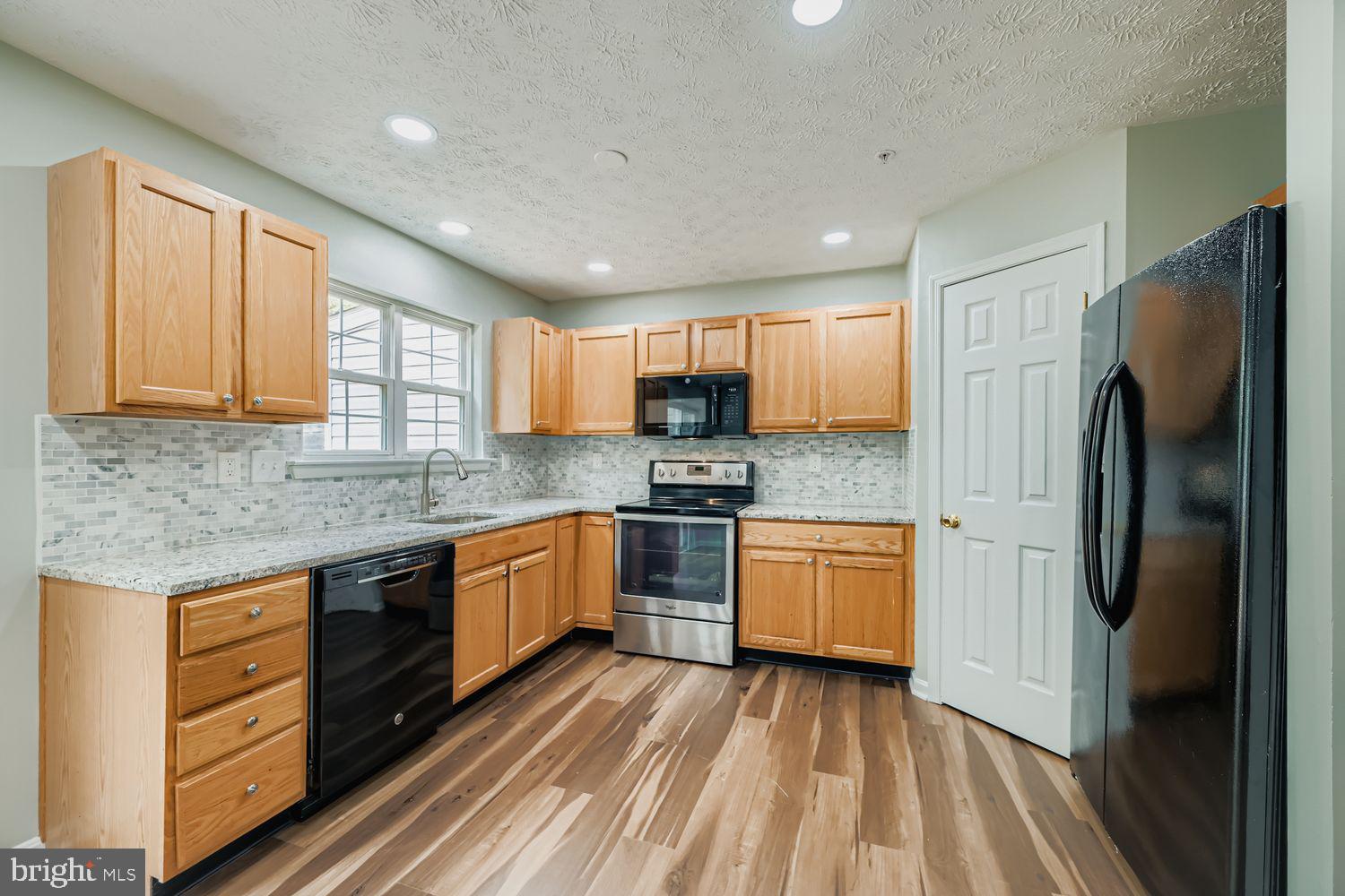 COKESBURY MANOR - Residential Lease